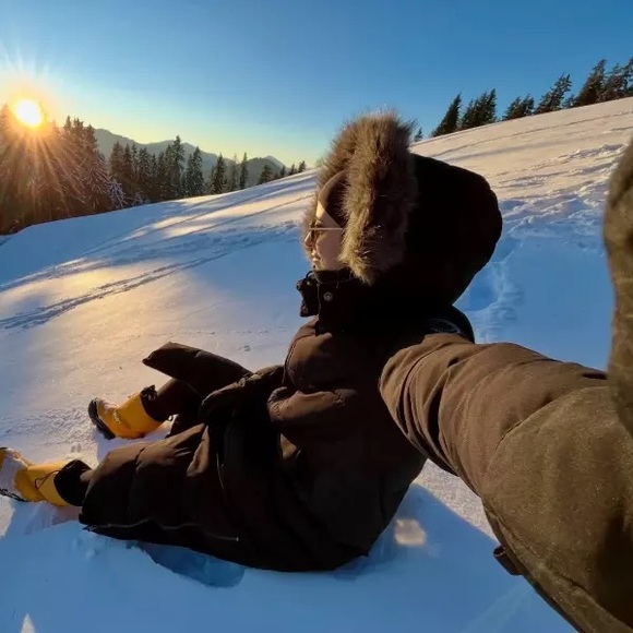 NWOT The North Face Arctic Waterproof 550-Fill
Down Parka w/ Faux Fur Trim | XXL - Picture 16 of 16